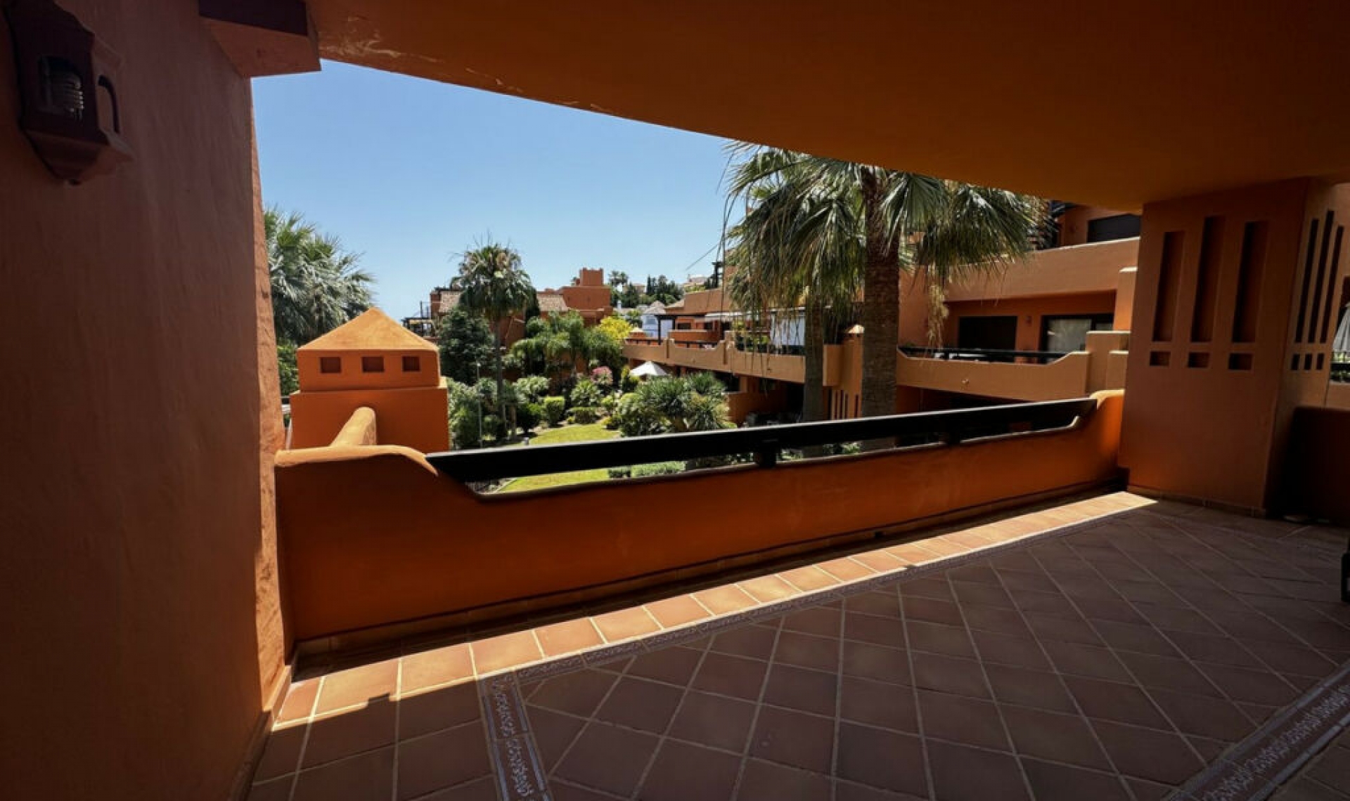 Resale - Apartment -
Estepona