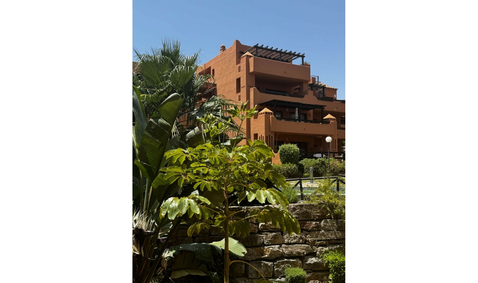 Resale - Apartment -
Estepona