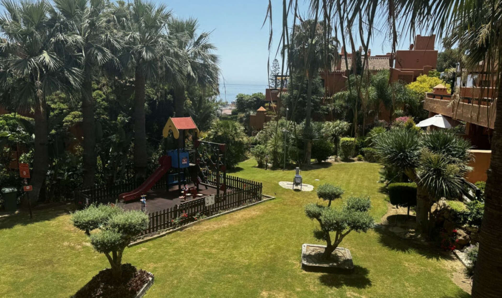 Resale - Apartment -
Estepona
