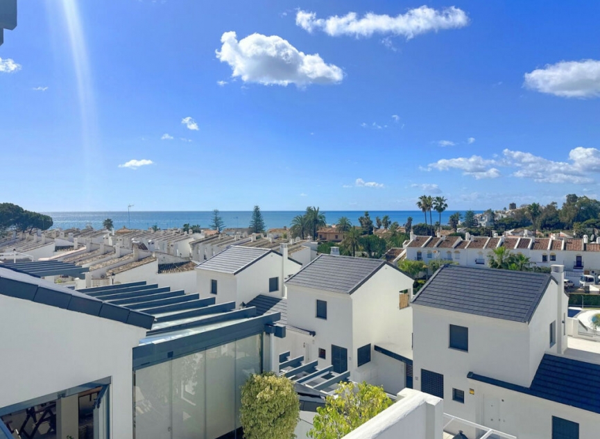 Resale - Apartment -
Estepona