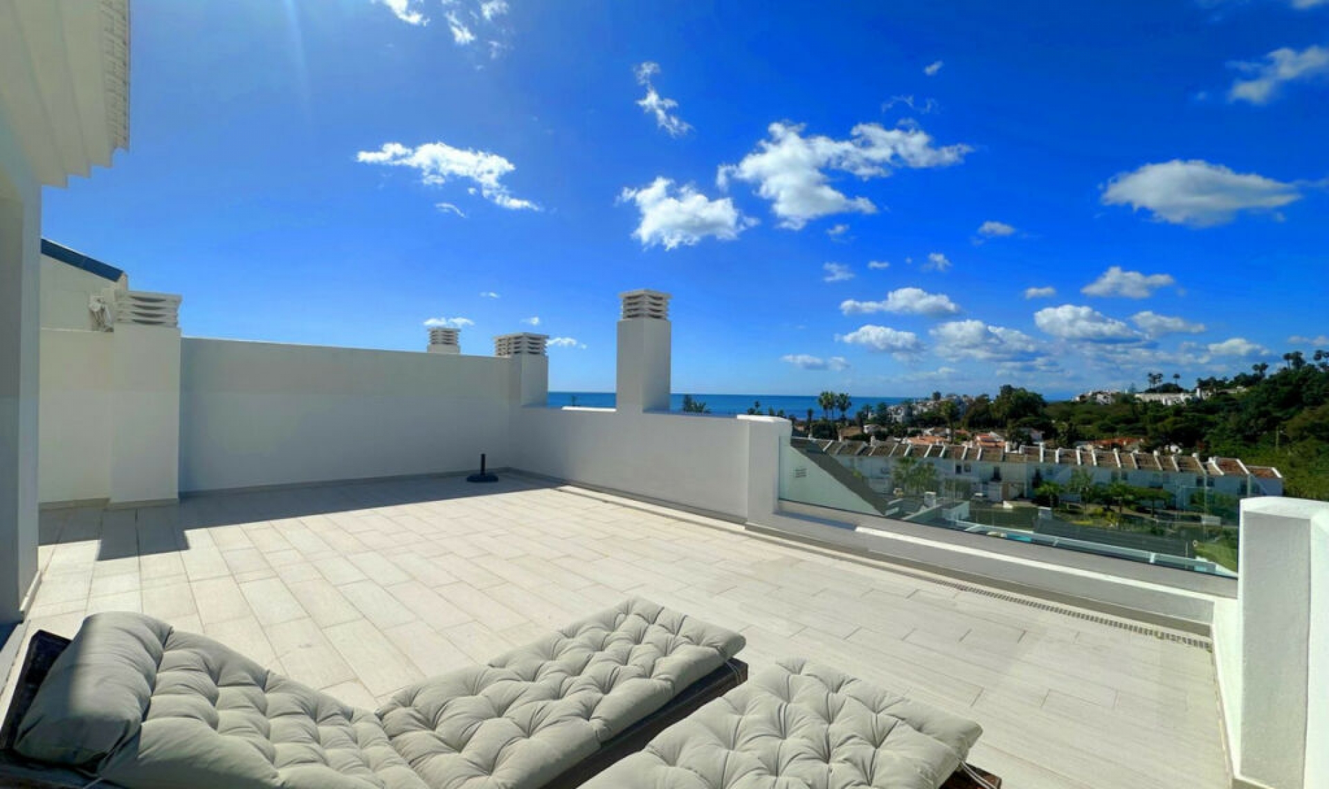 Resale - Apartment -
Estepona