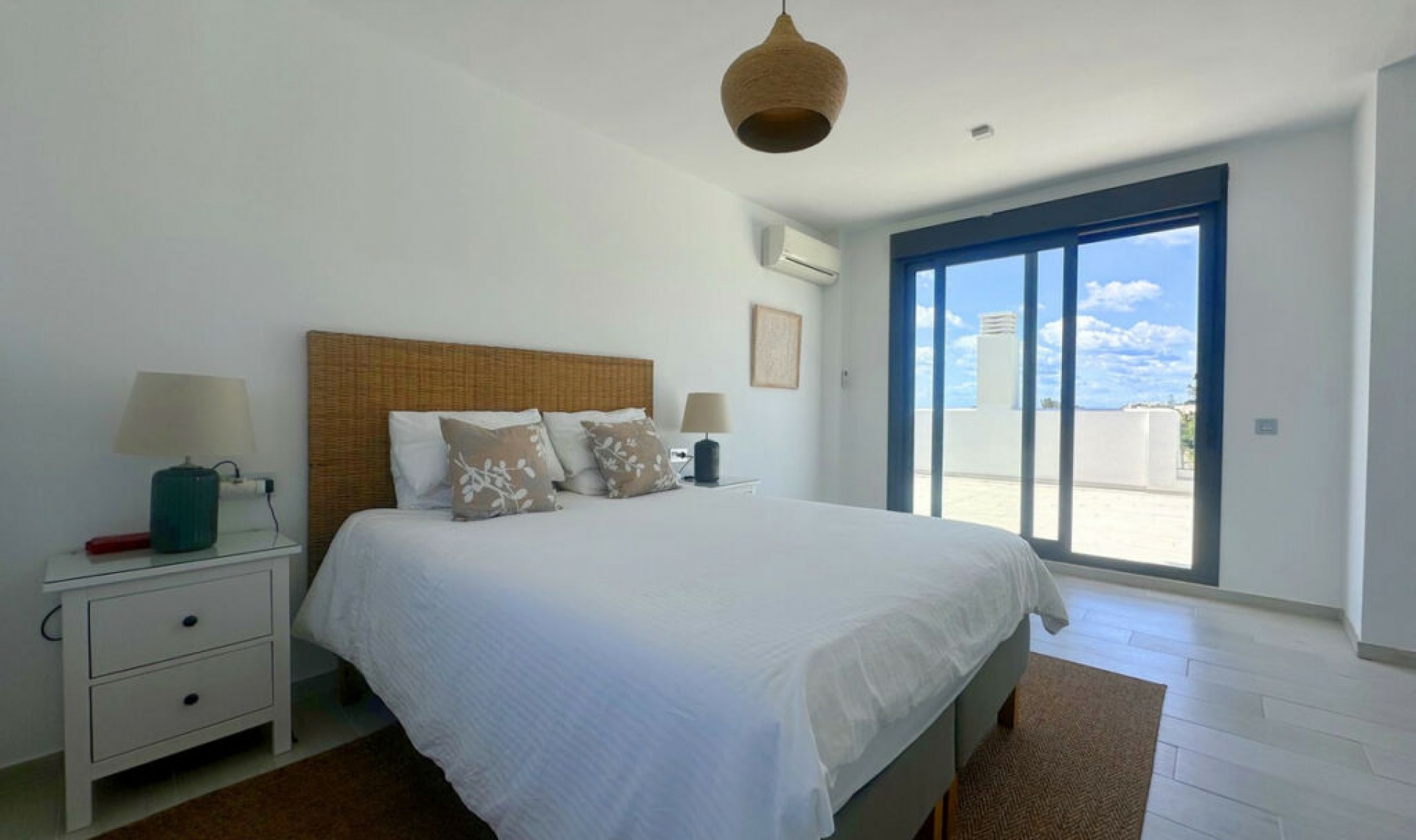 Resale - Apartment -
Estepona
