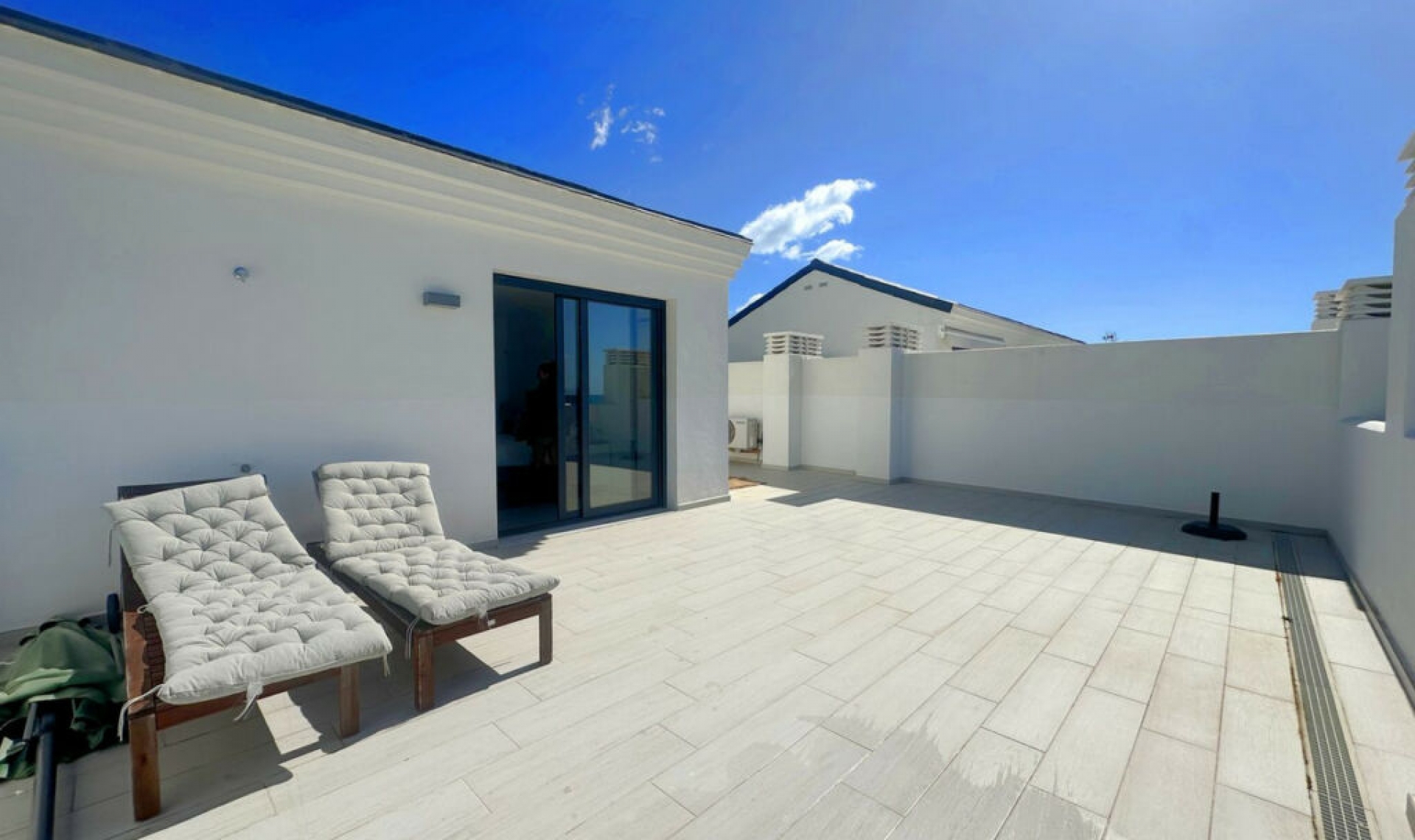 Resale - Apartment -
Estepona