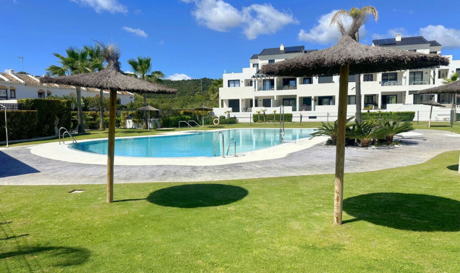 Resale - Apartment -
Estepona