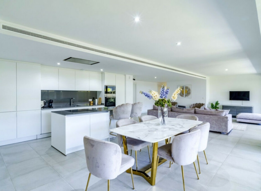 Resale - Apartment -
Estepona