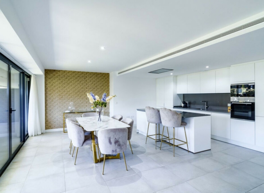 Resale - Apartment -
Estepona