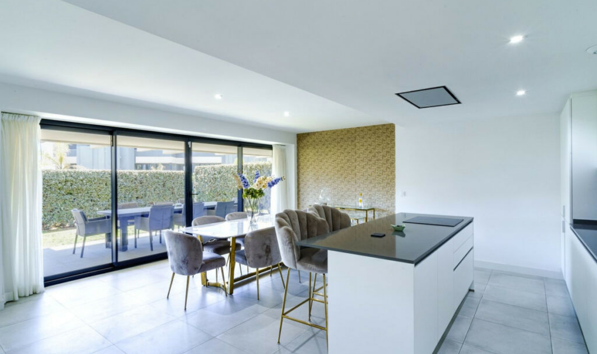 Resale - Apartment -
Estepona