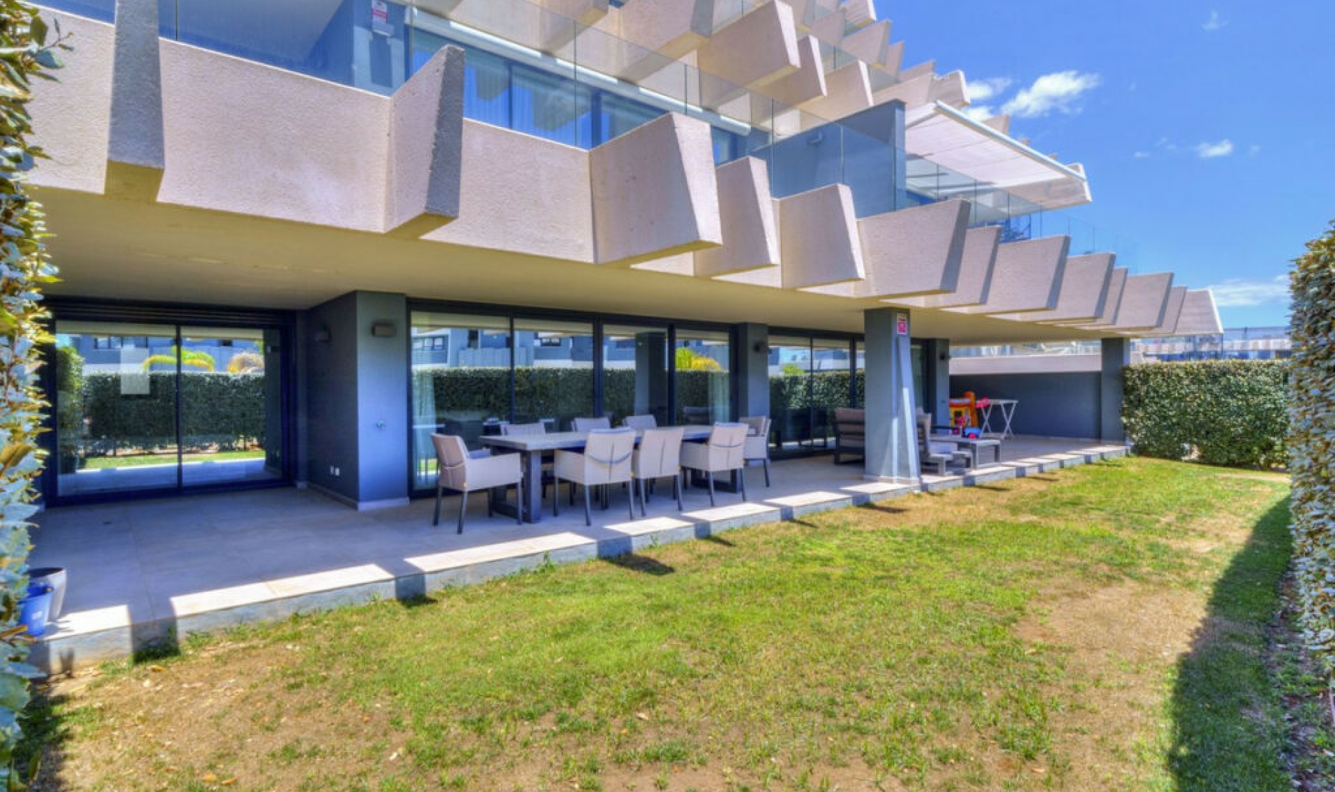 Resale - Apartment -
Estepona
