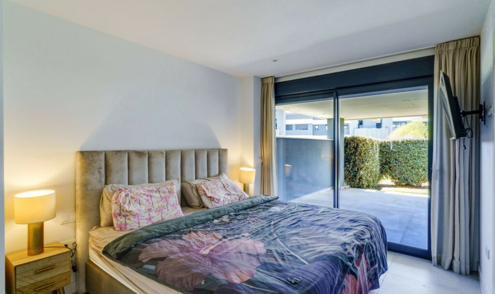 Resale - Apartment -
Estepona