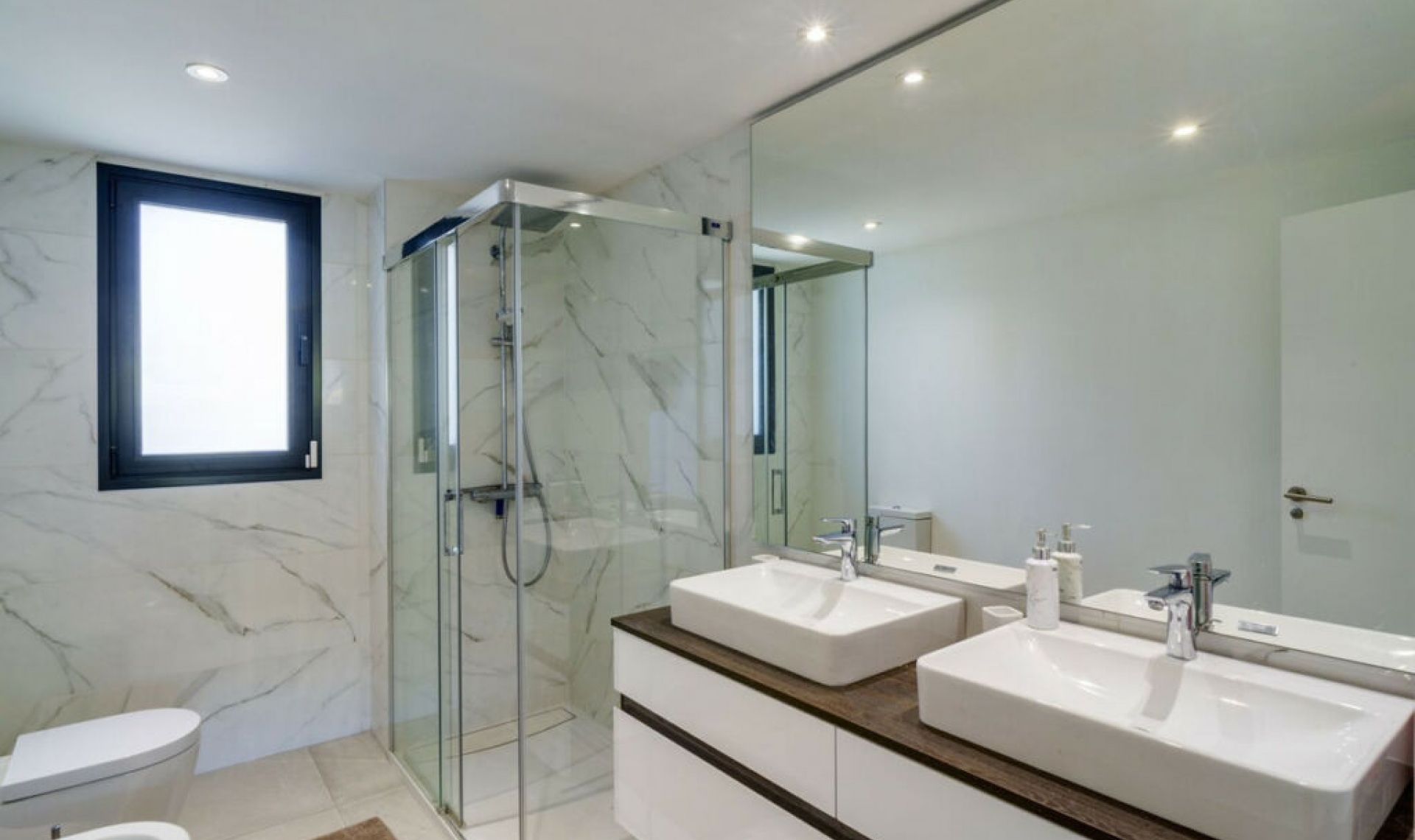 Resale - Apartment -
Estepona