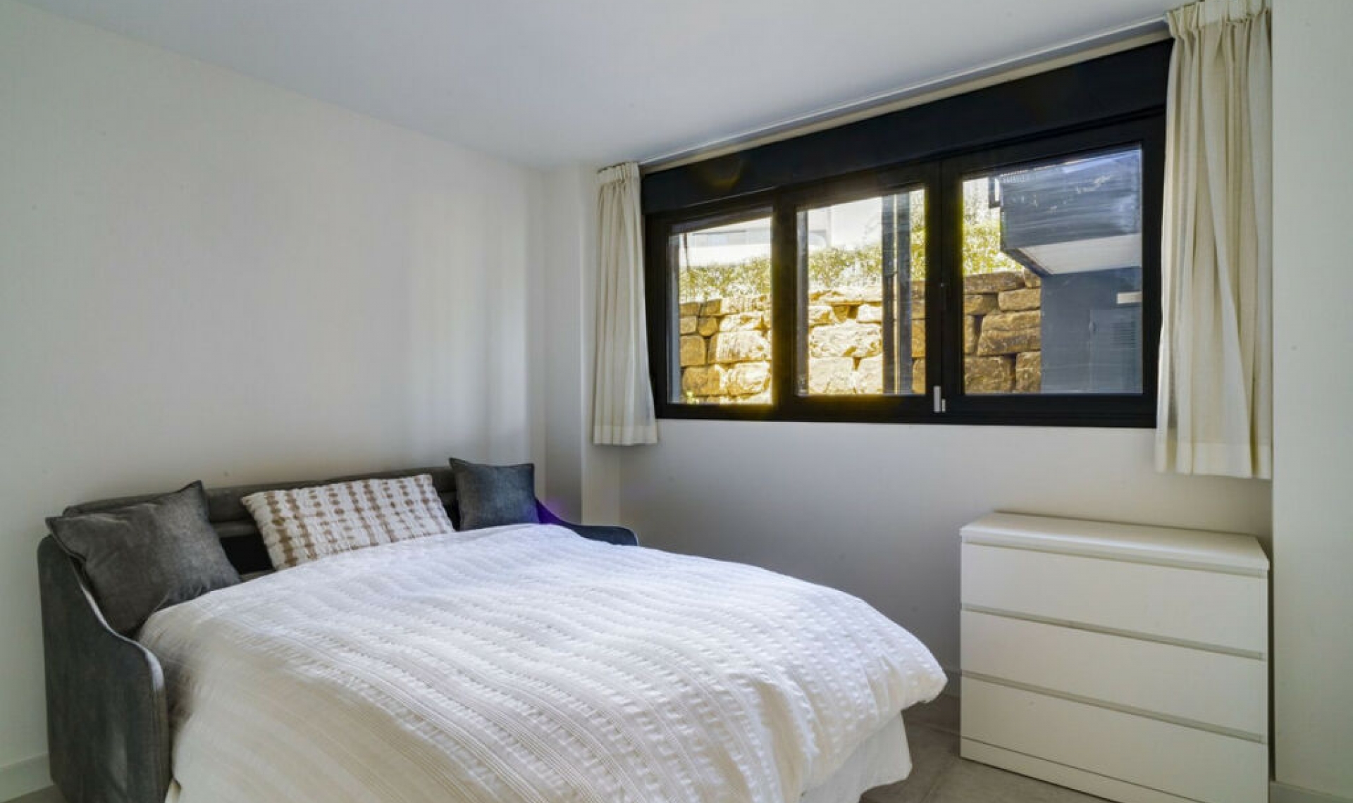Resale - Apartment -
Estepona