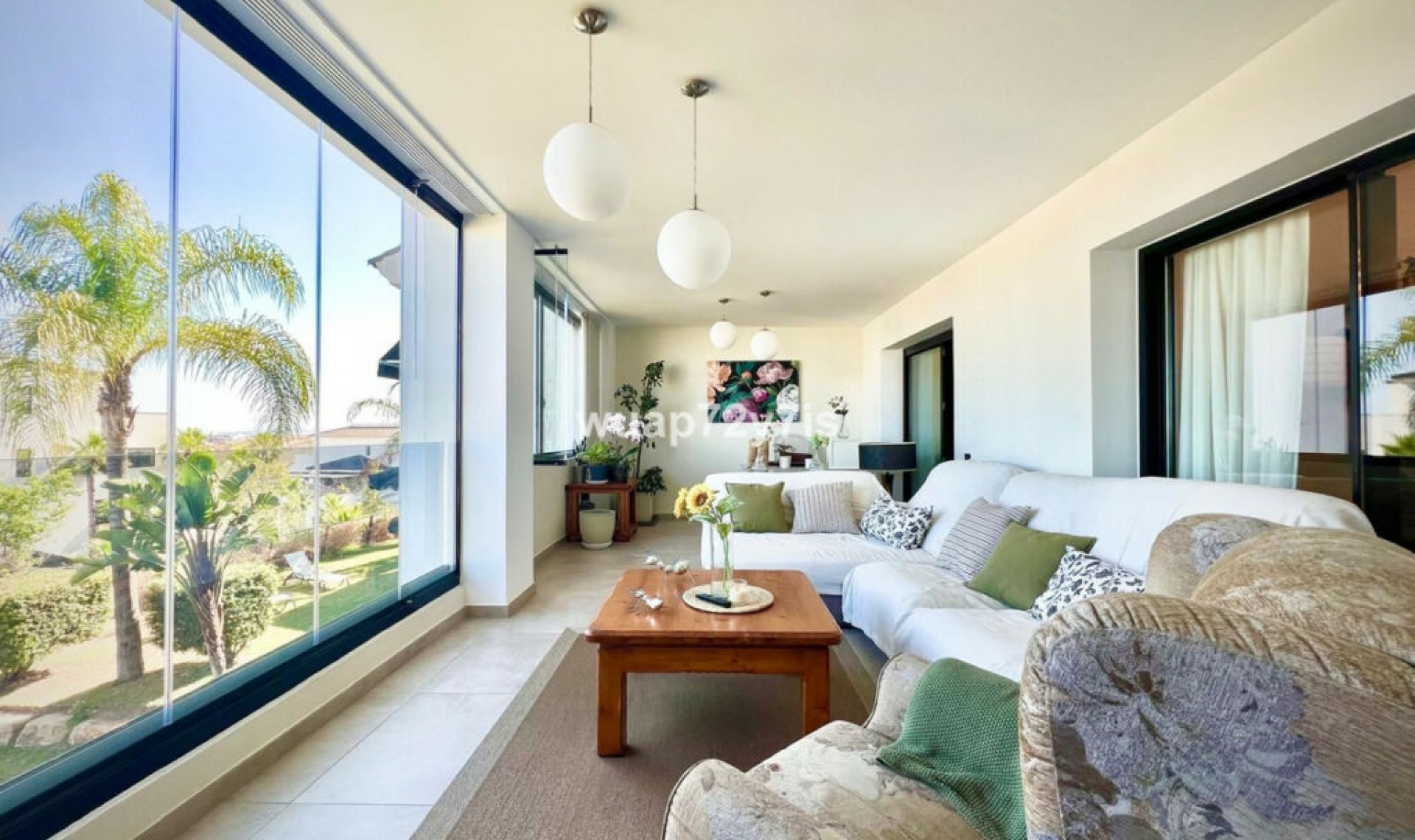 Resale - Apartment -
Estepona