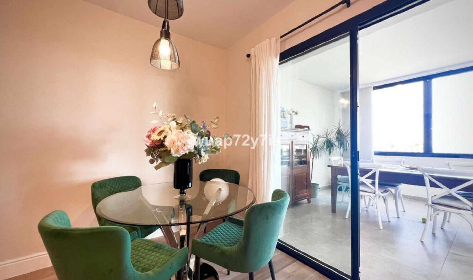 Resale - Apartment -
Estepona