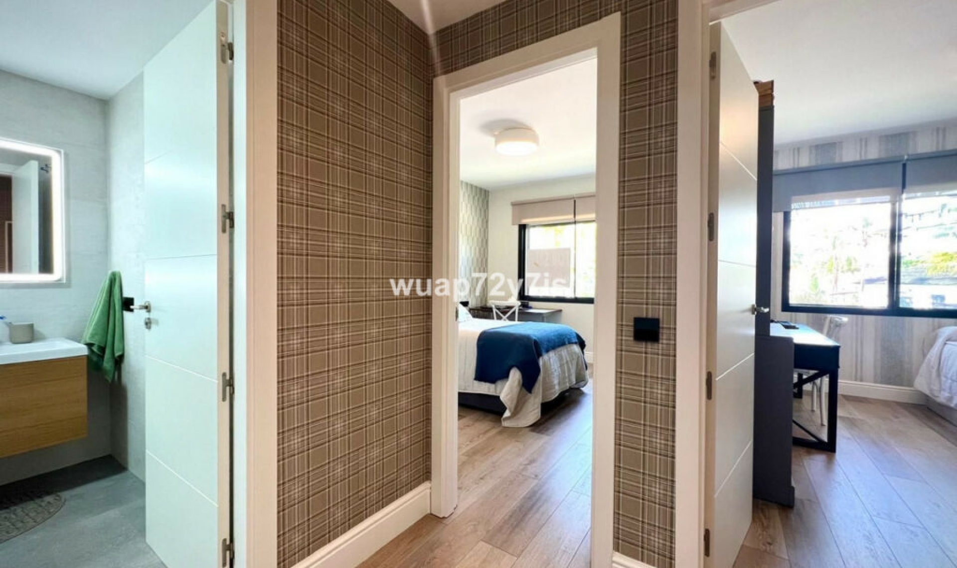 Resale - Apartment -
Estepona