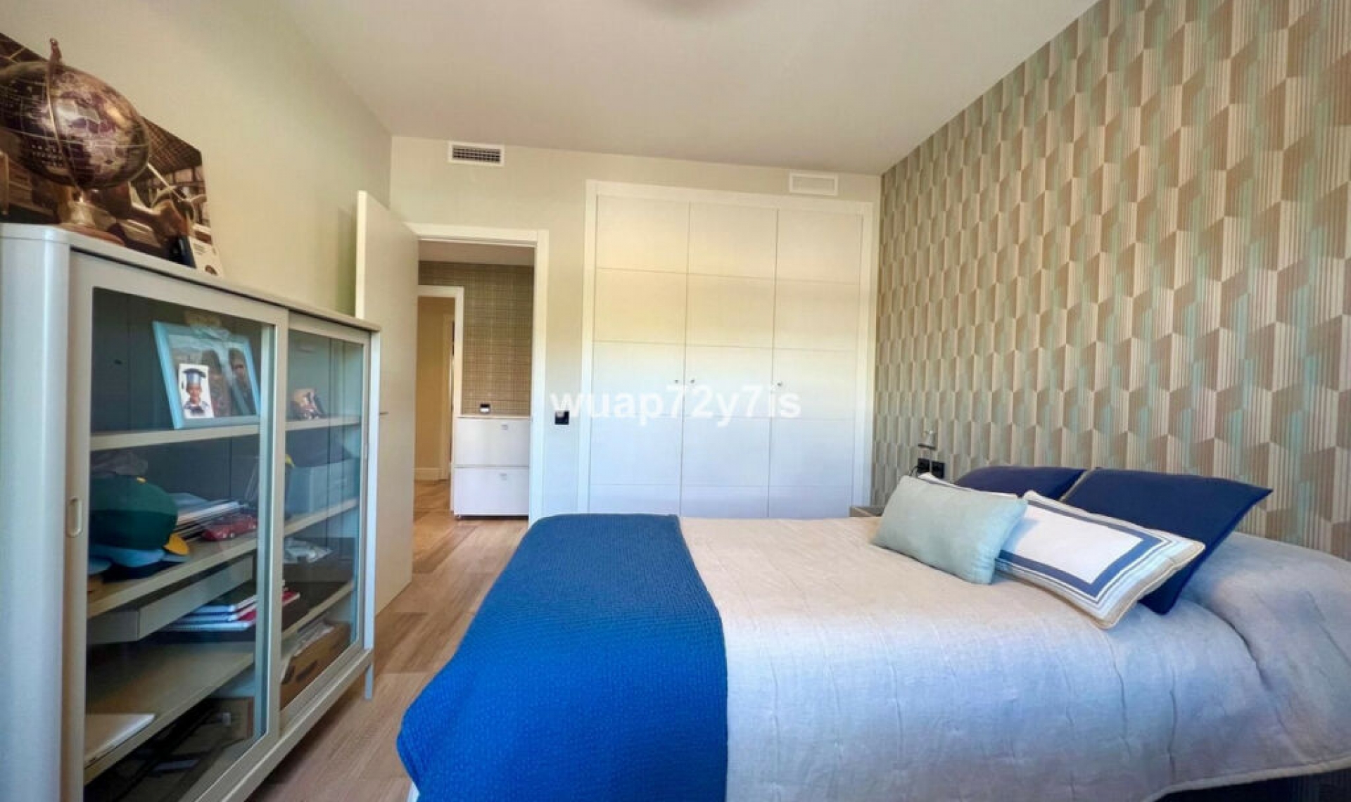 Resale - Apartment -
Estepona