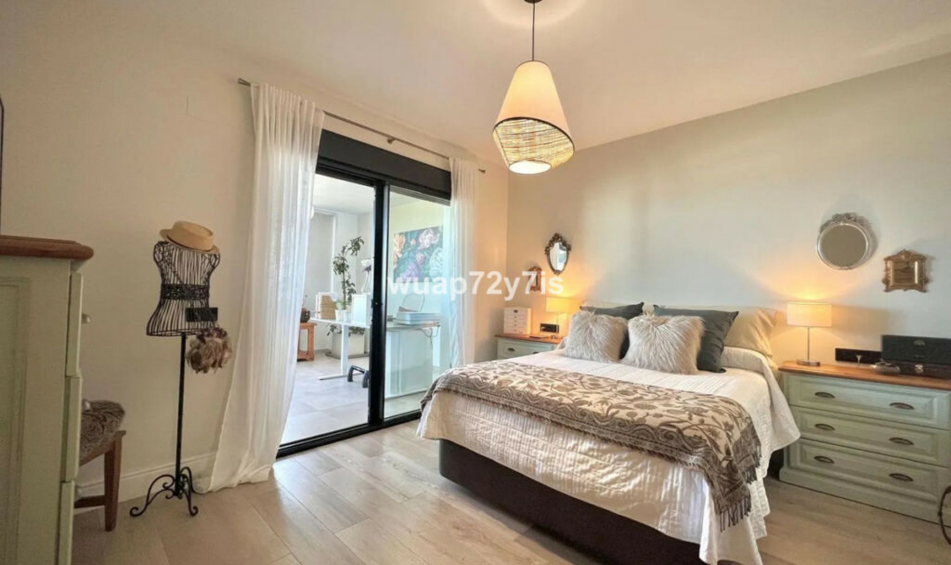 Resale - Apartment -
Estepona