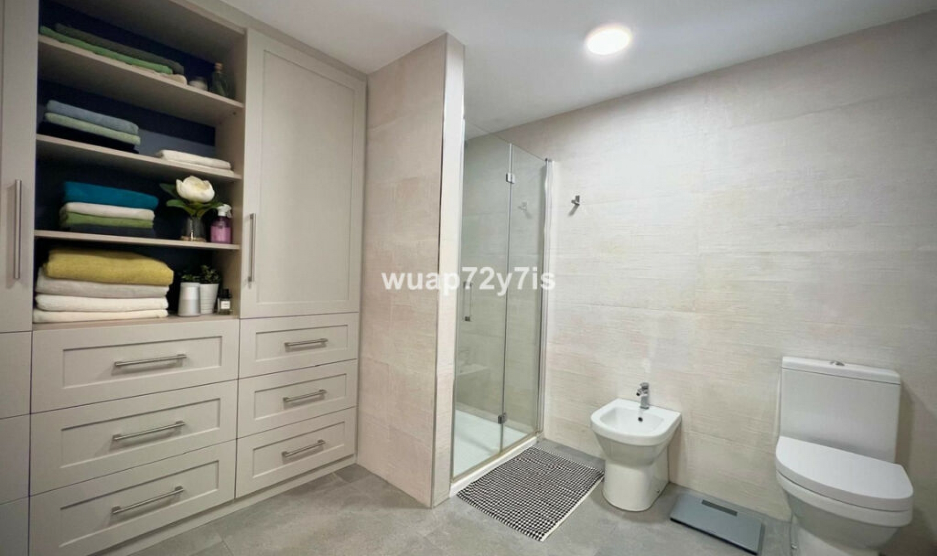 Resale - Apartment -
Estepona