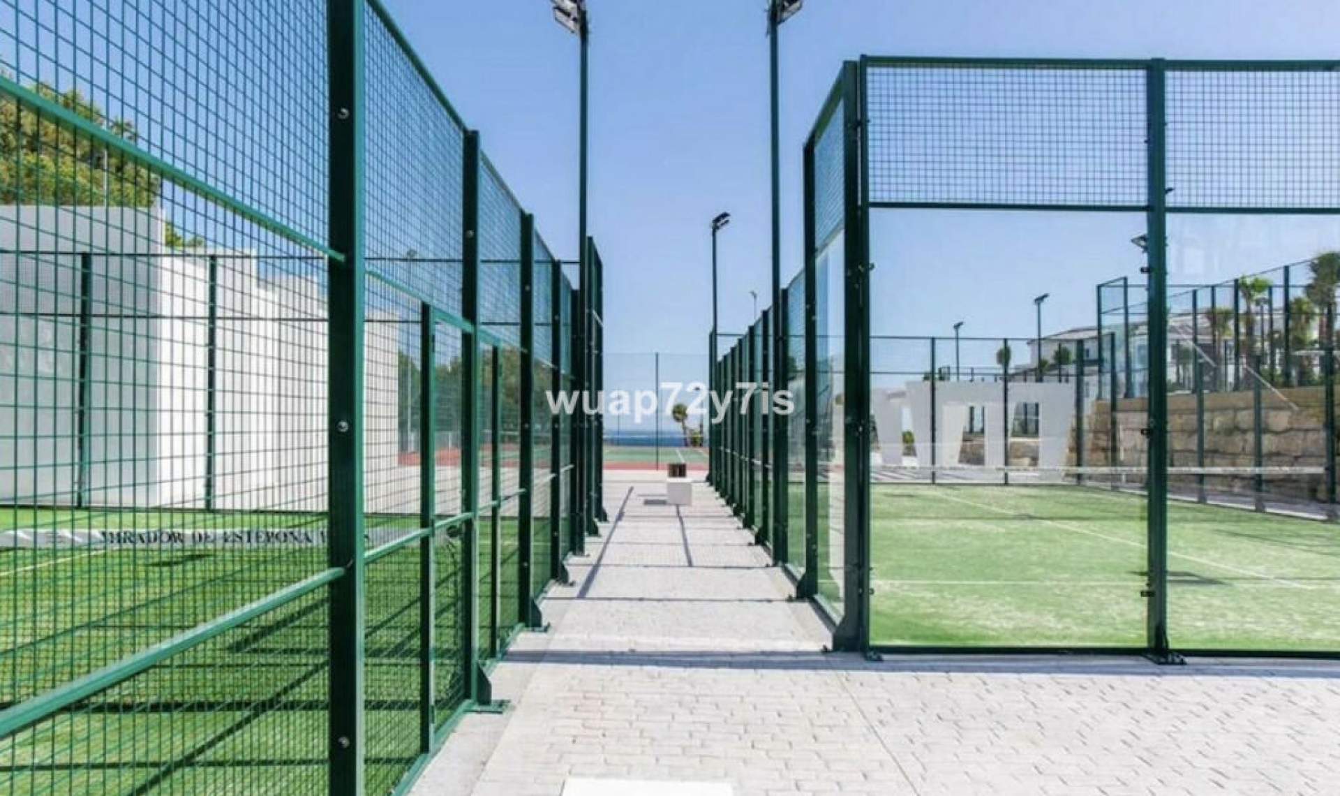 Resale - Apartment -
Estepona