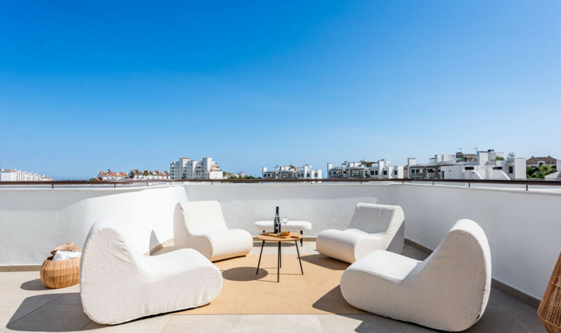 Resale - Apartment -
Estepona