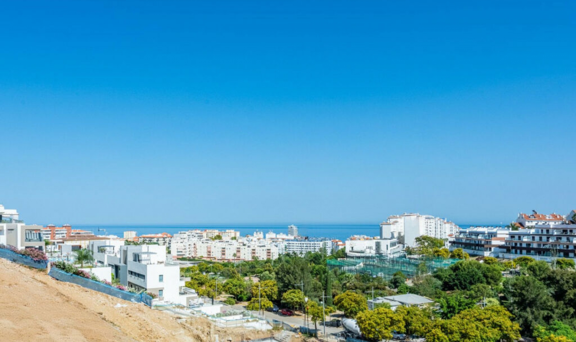 Resale - Apartment -
Estepona