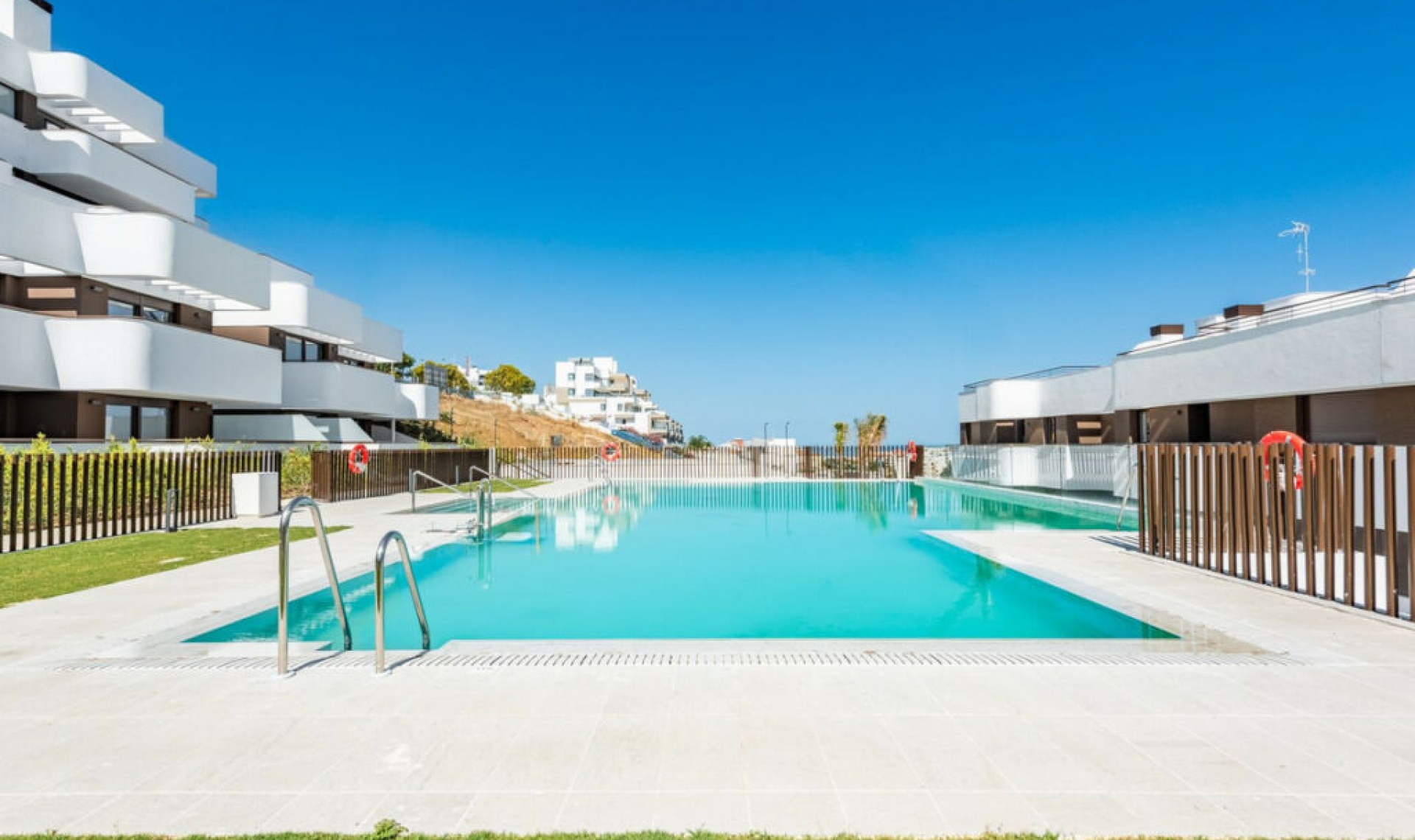 Resale - Apartment -
Estepona