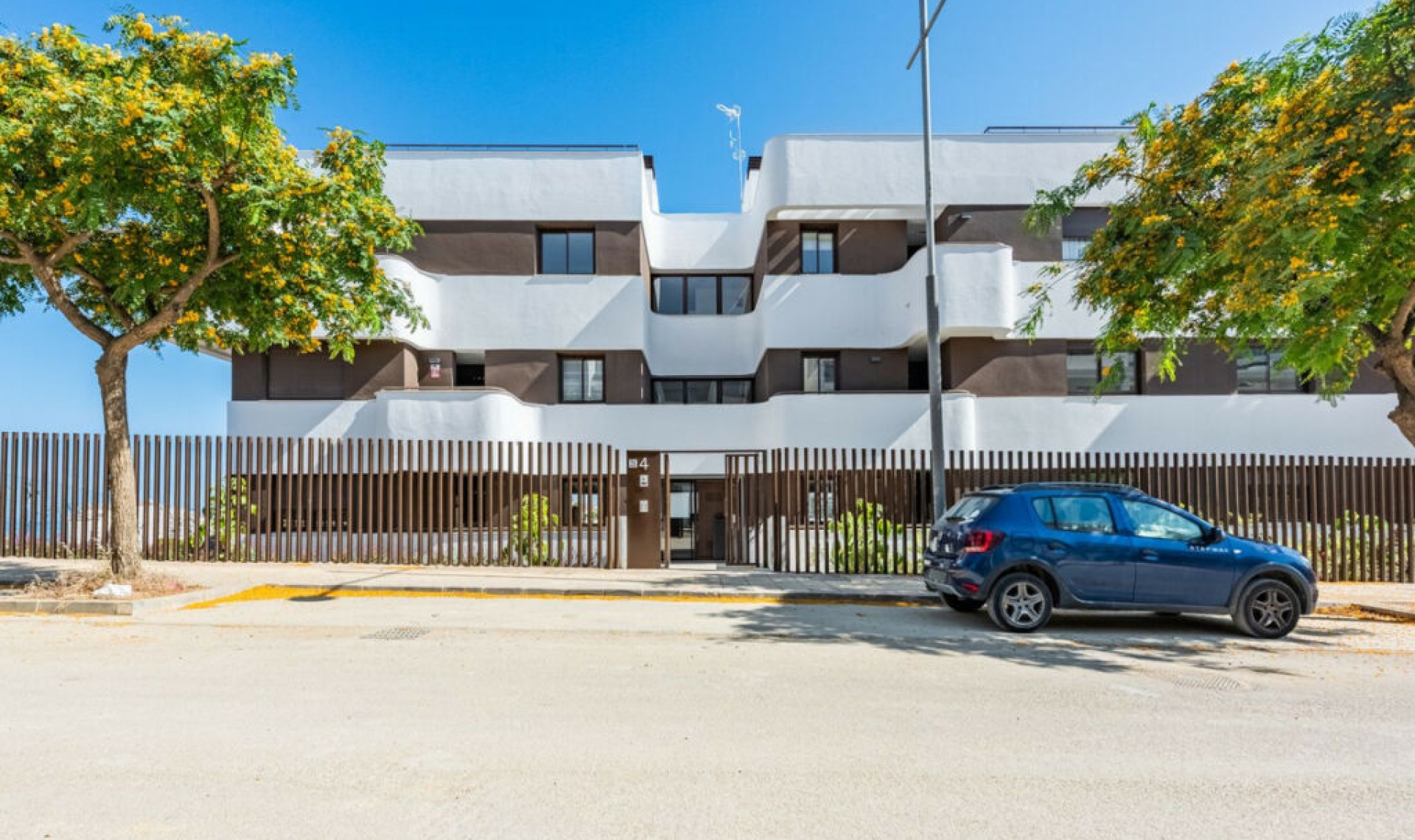 Resale - Apartment -
Estepona