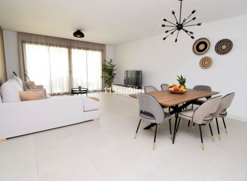 Resale - Apartment -
Estepona