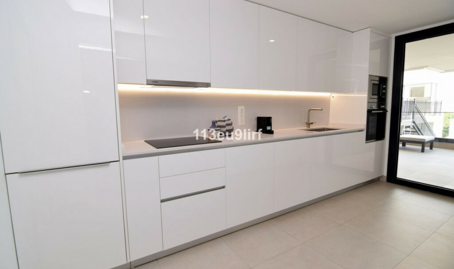 Resale - Apartment -
Estepona