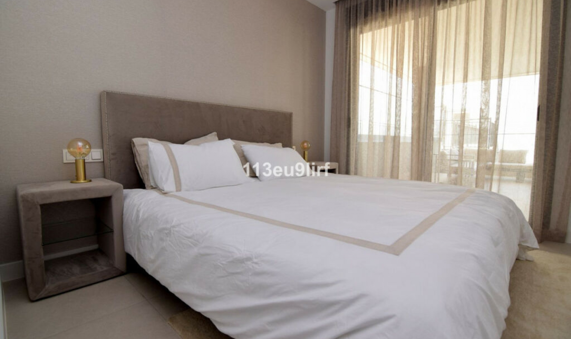 Resale - Apartment -
Estepona