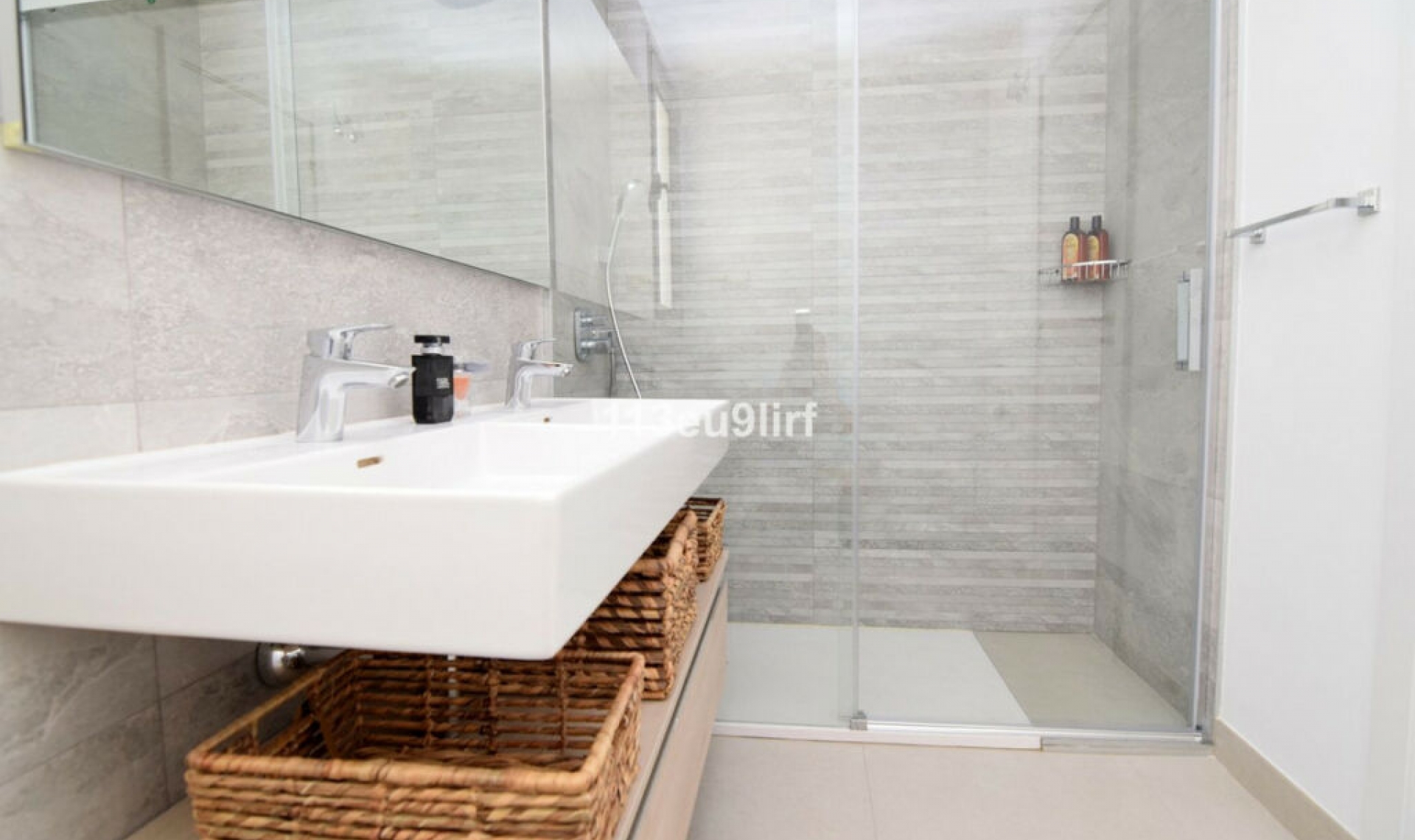 Resale - Apartment -
Estepona