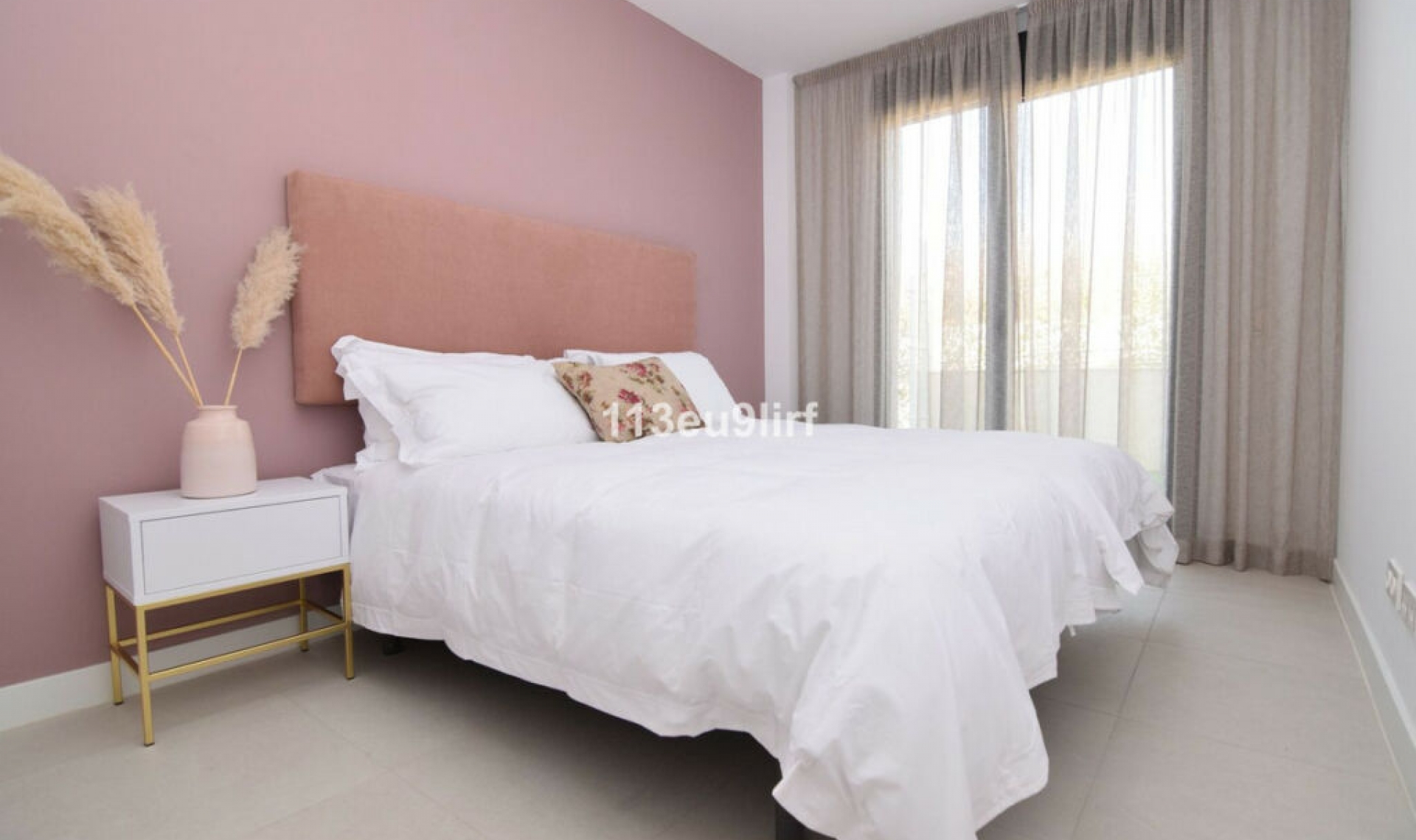 Resale - Apartment -
Estepona