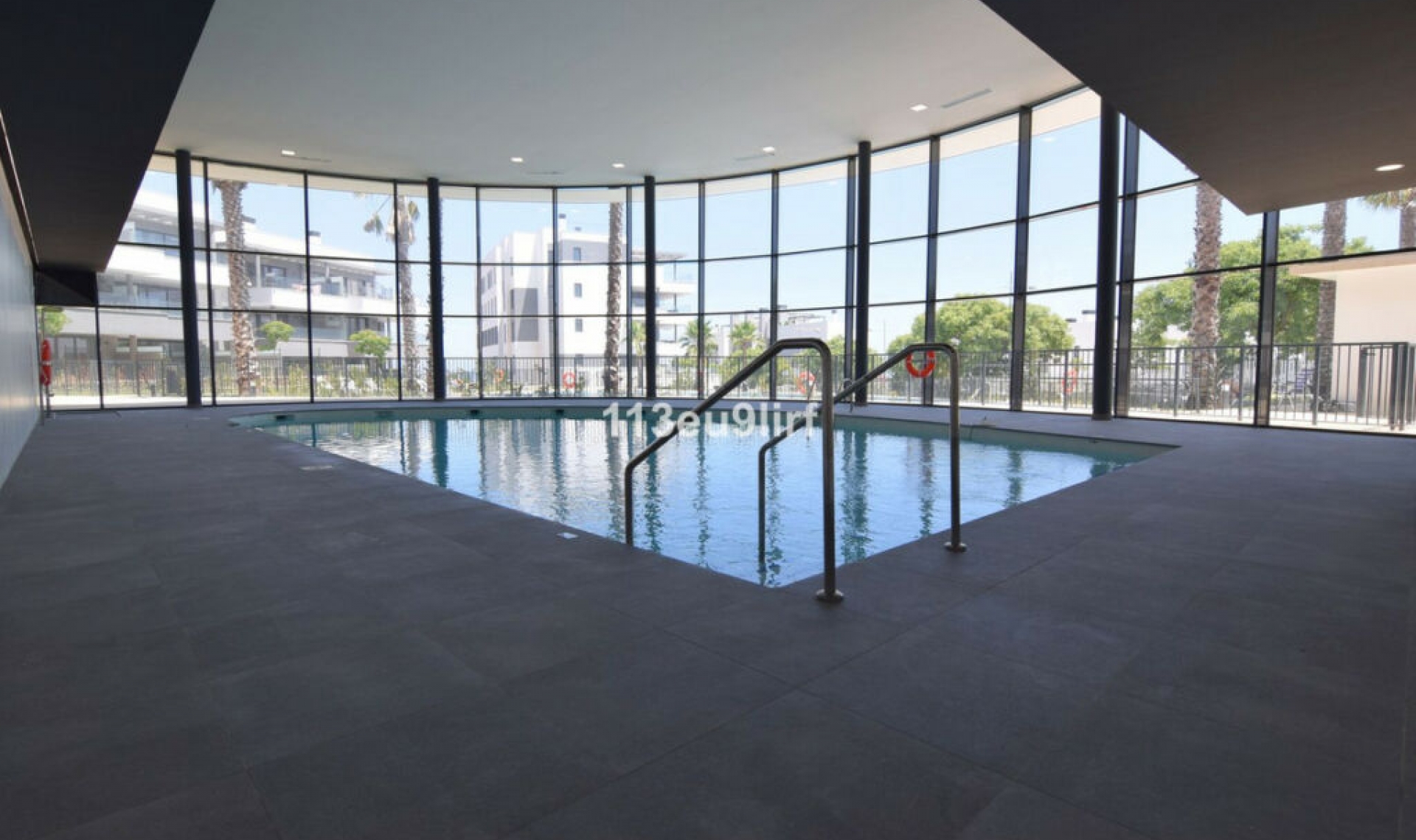 Resale - Apartment -
Estepona