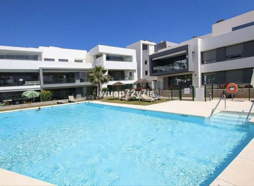 Resale - Apartment -
Estepona