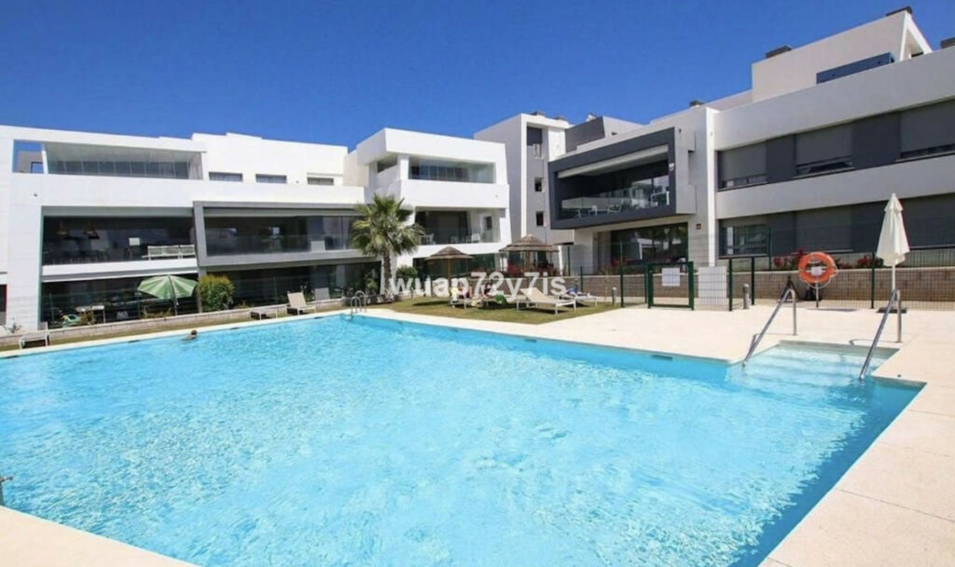 Resale - Apartment -
Estepona