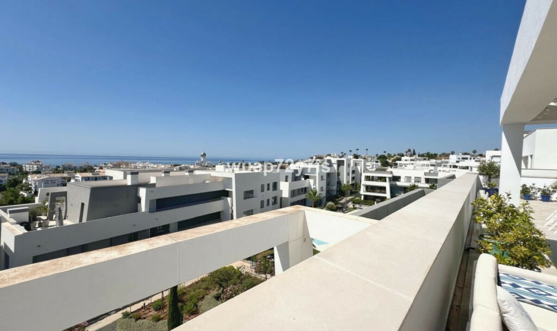 Resale - Apartment -
Estepona