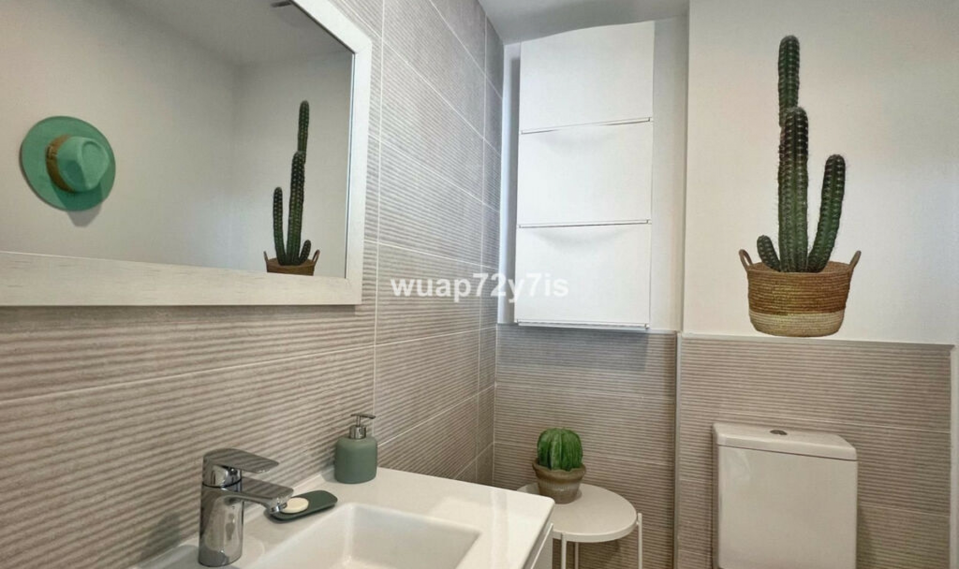 Resale - Apartment -
Estepona