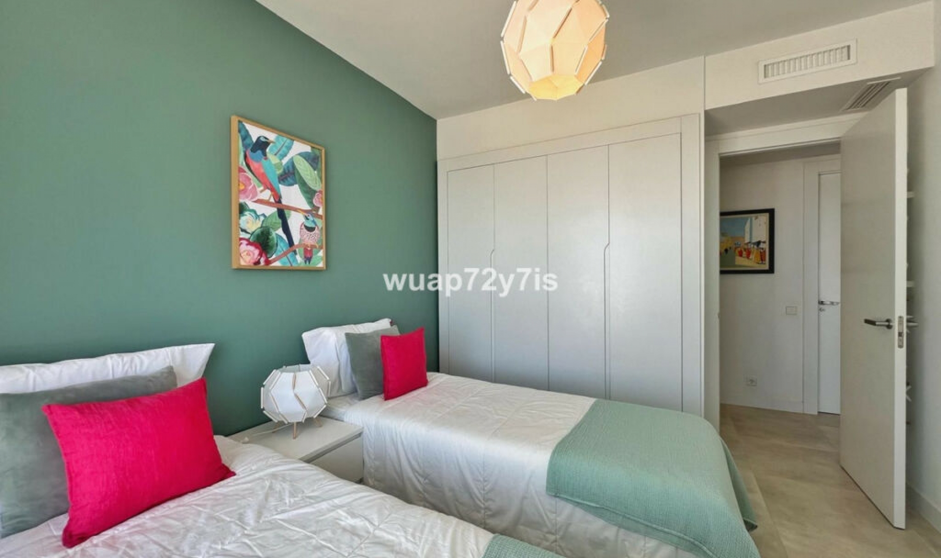 Resale - Apartment -
Estepona