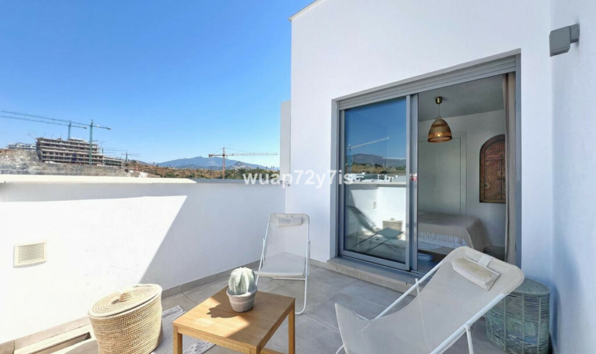 Resale - Apartment -
Estepona