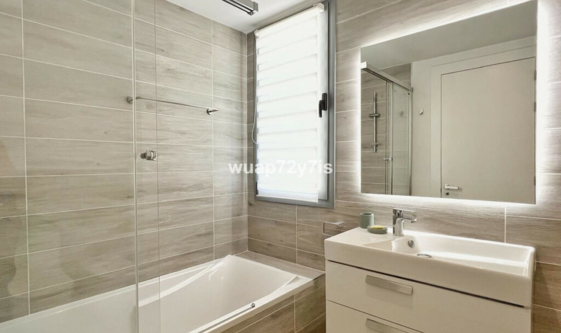 Resale - Apartment -
Estepona