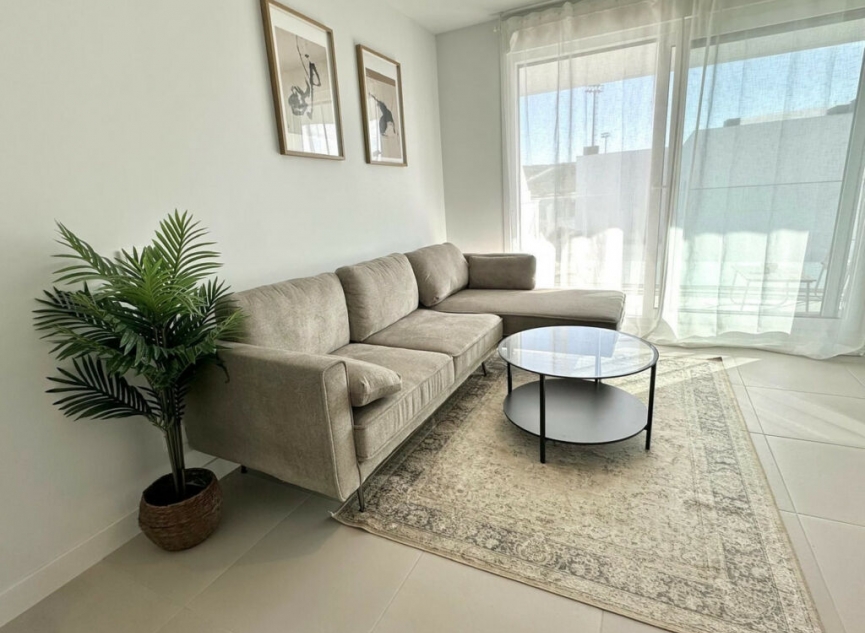 Resale - Apartment -
Estepona