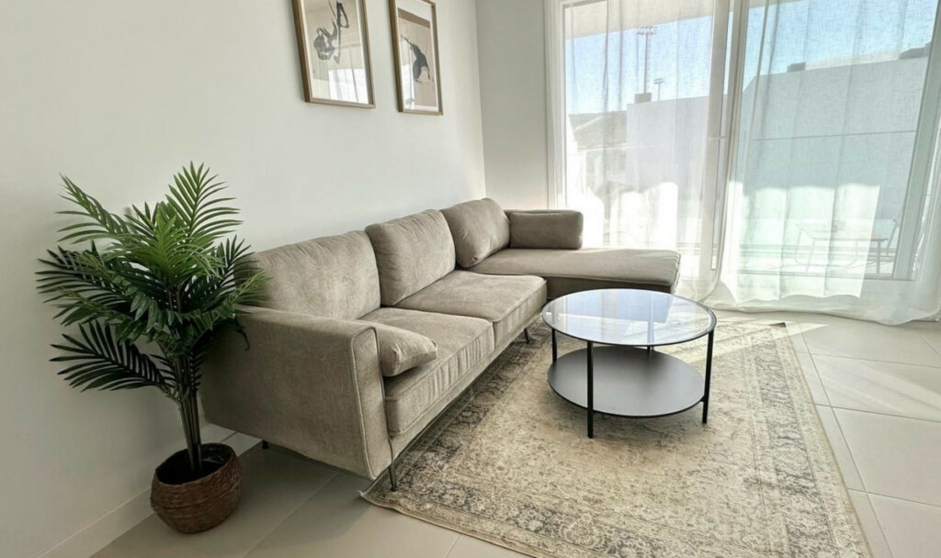 Resale - Apartment -
Estepona