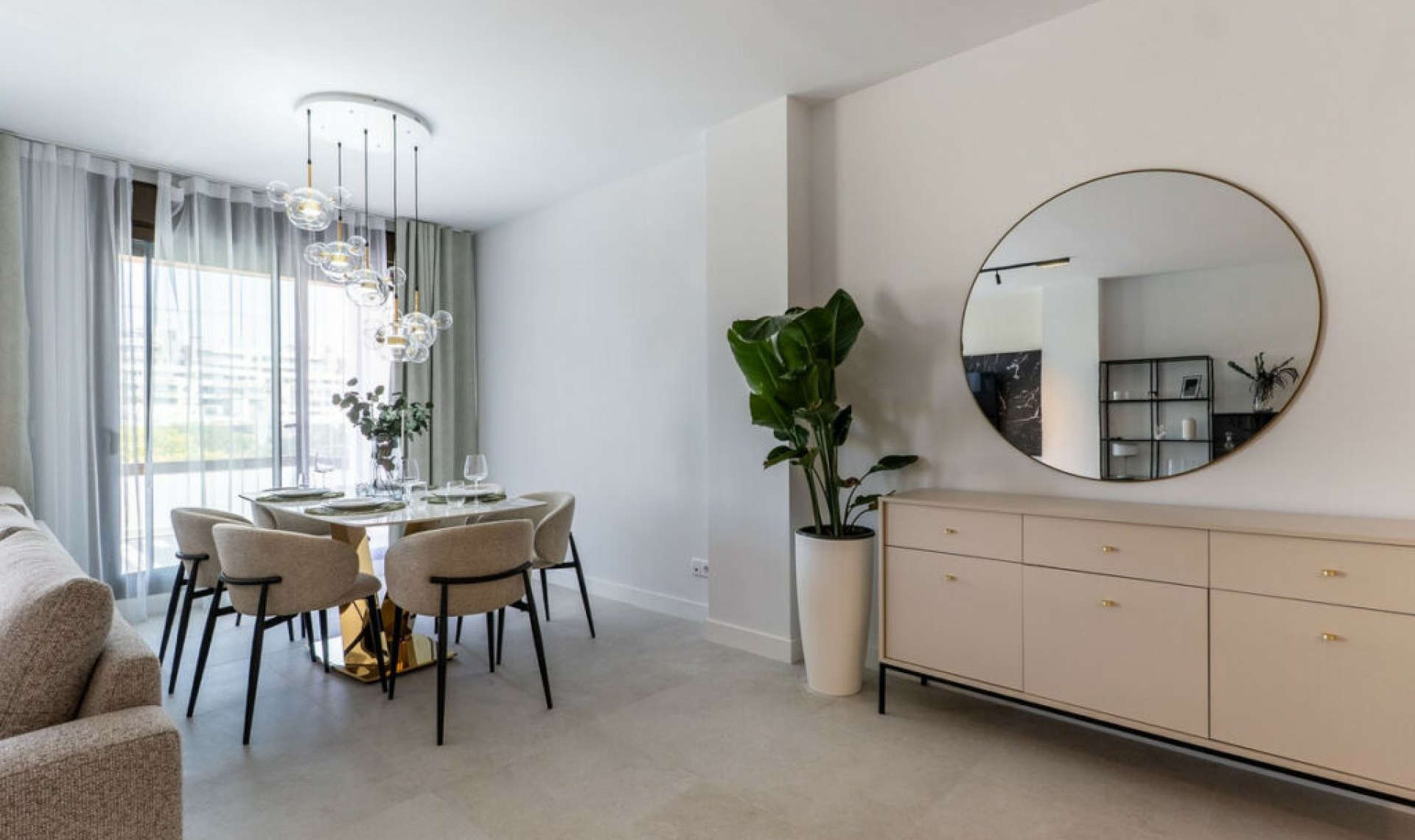 Resale - Apartment -
Estepona