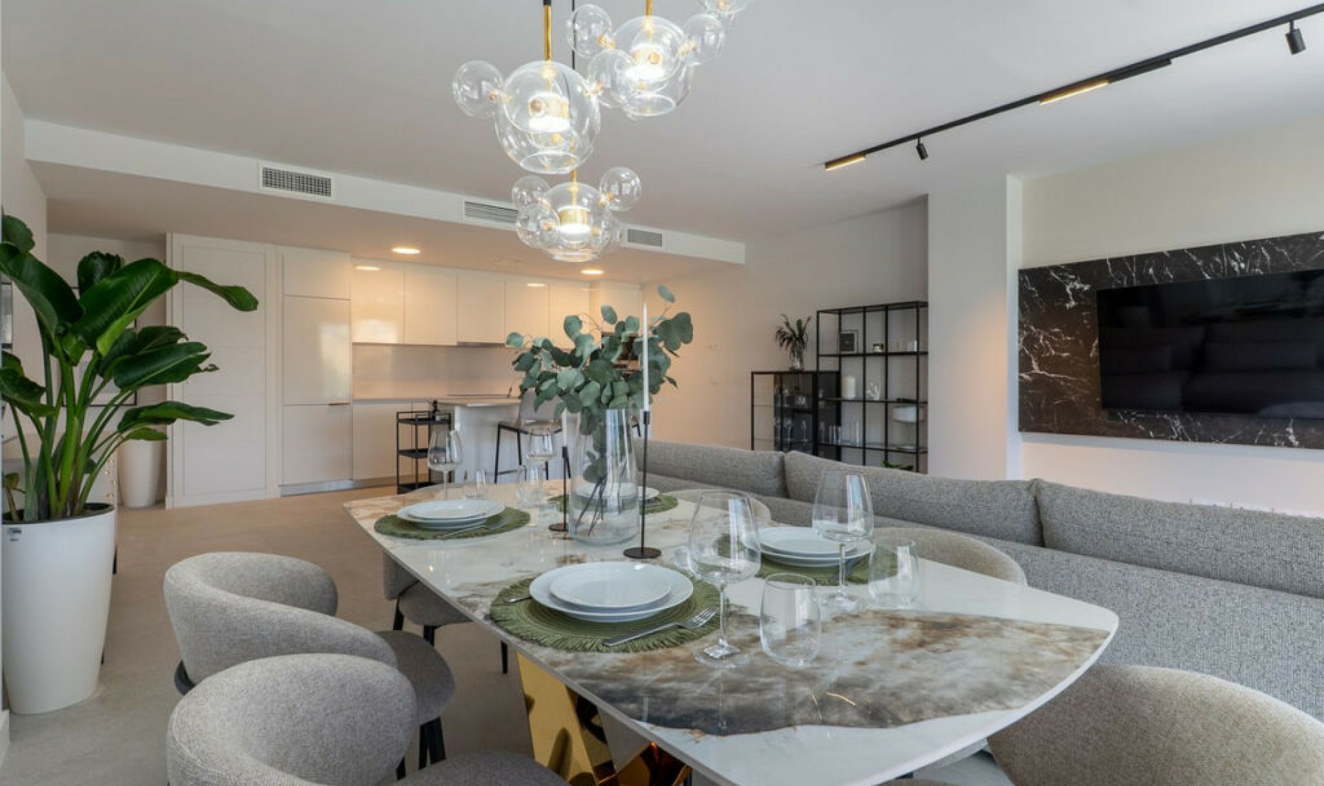 Resale - Apartment -
Estepona