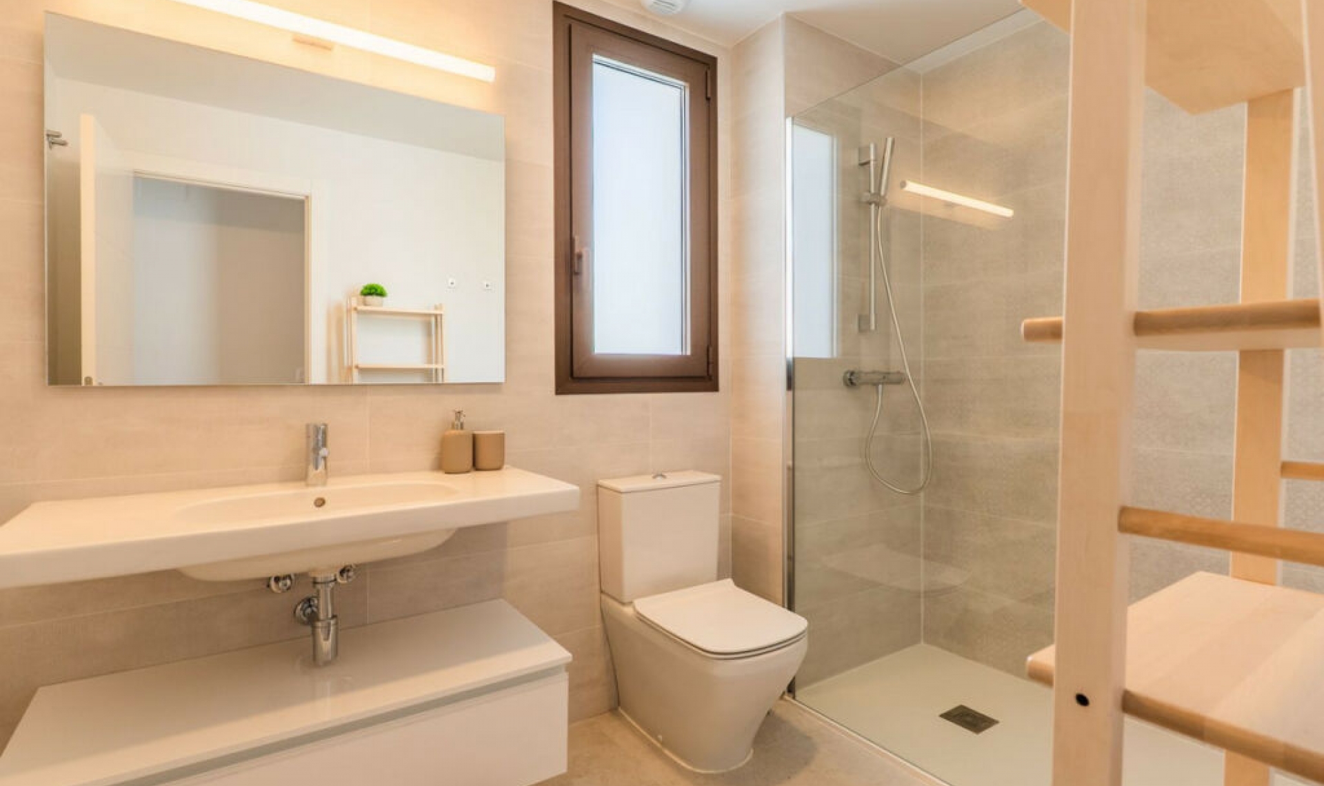 Resale - Apartment -
Estepona