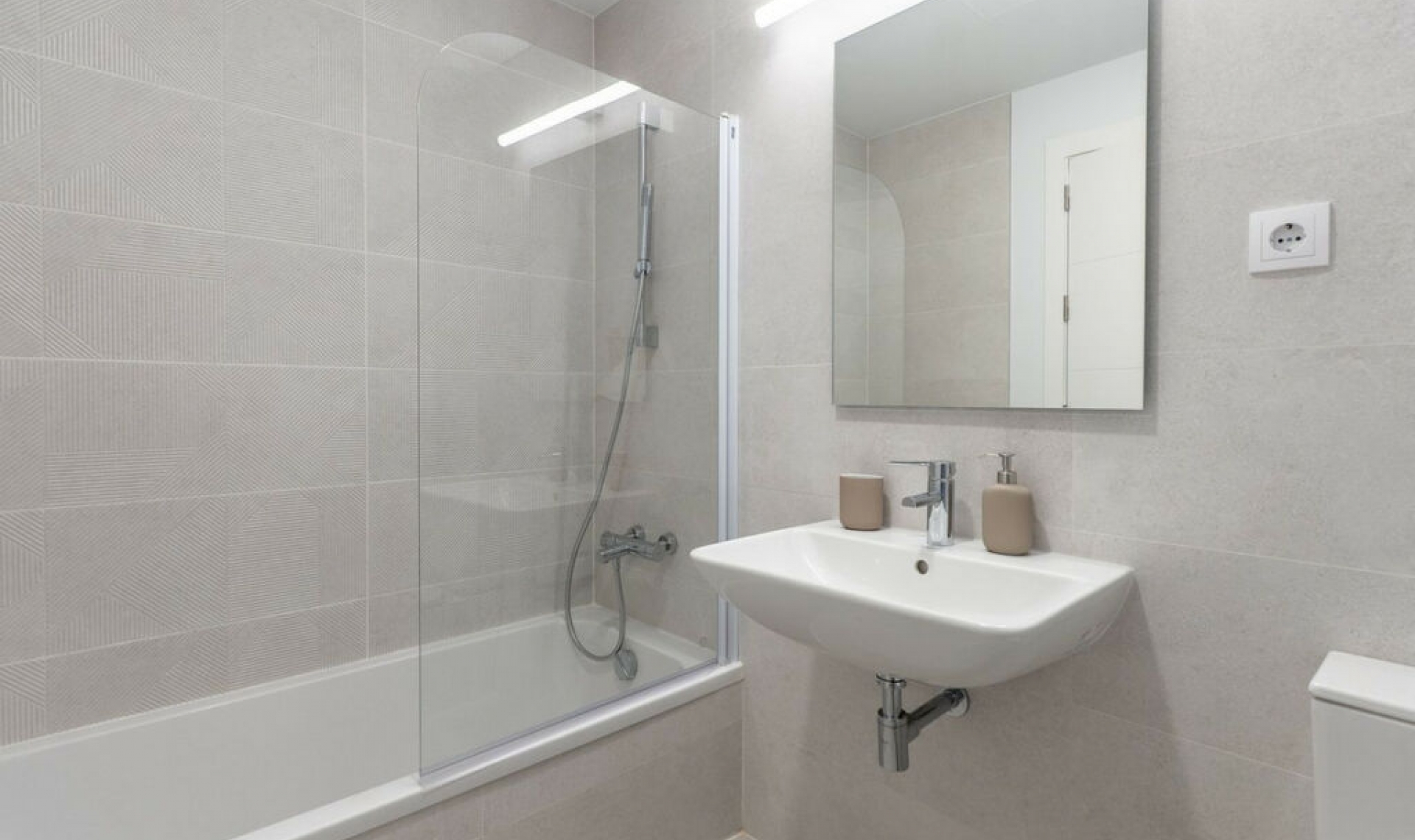 Resale - Apartment -
Estepona