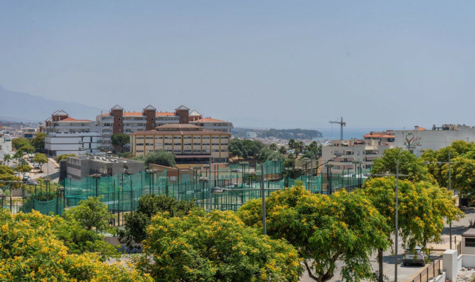 Resale - Apartment -
Estepona