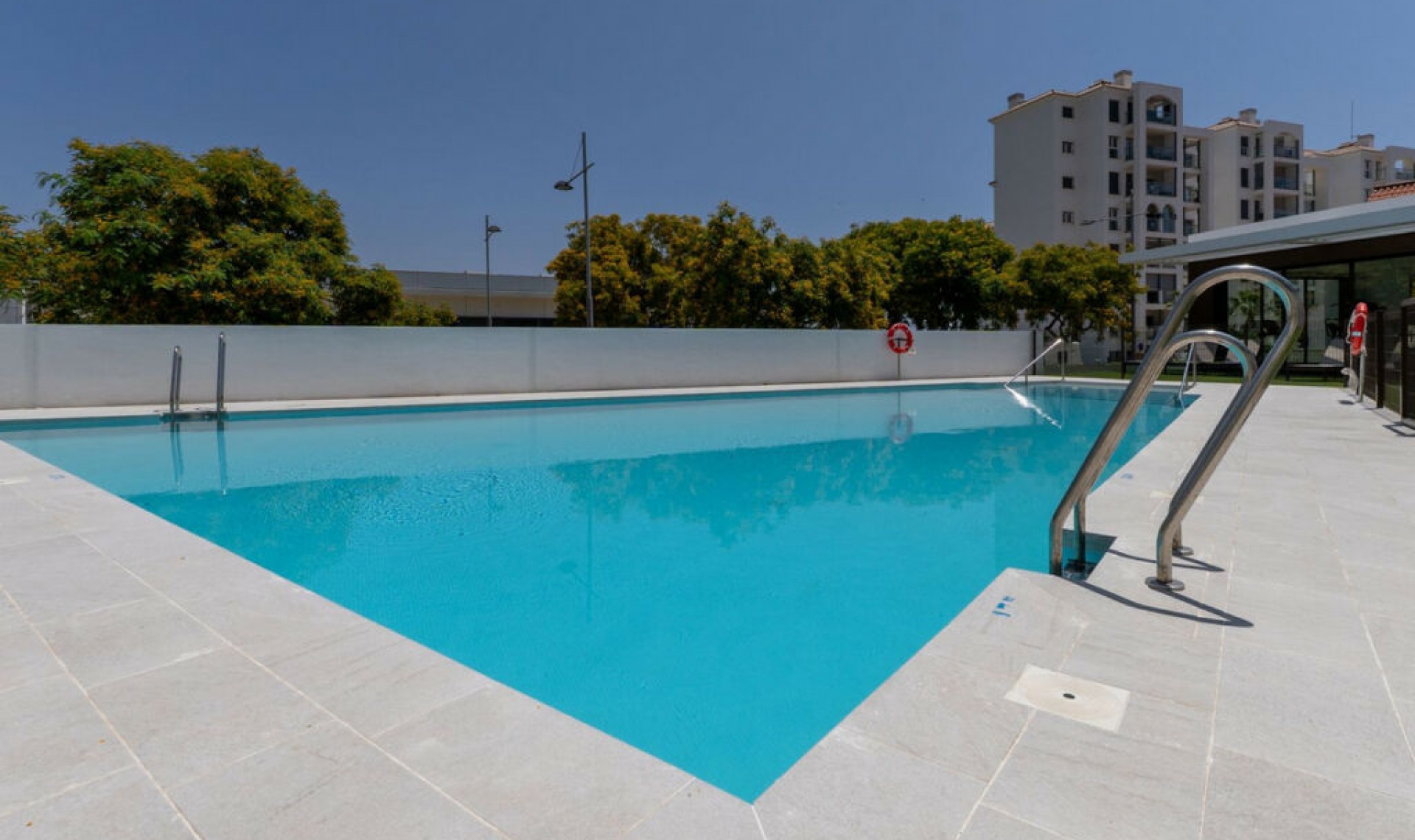 Resale - Apartment -
Estepona