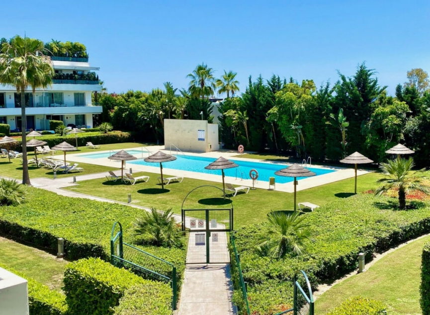Resale - Apartment -
Estepona