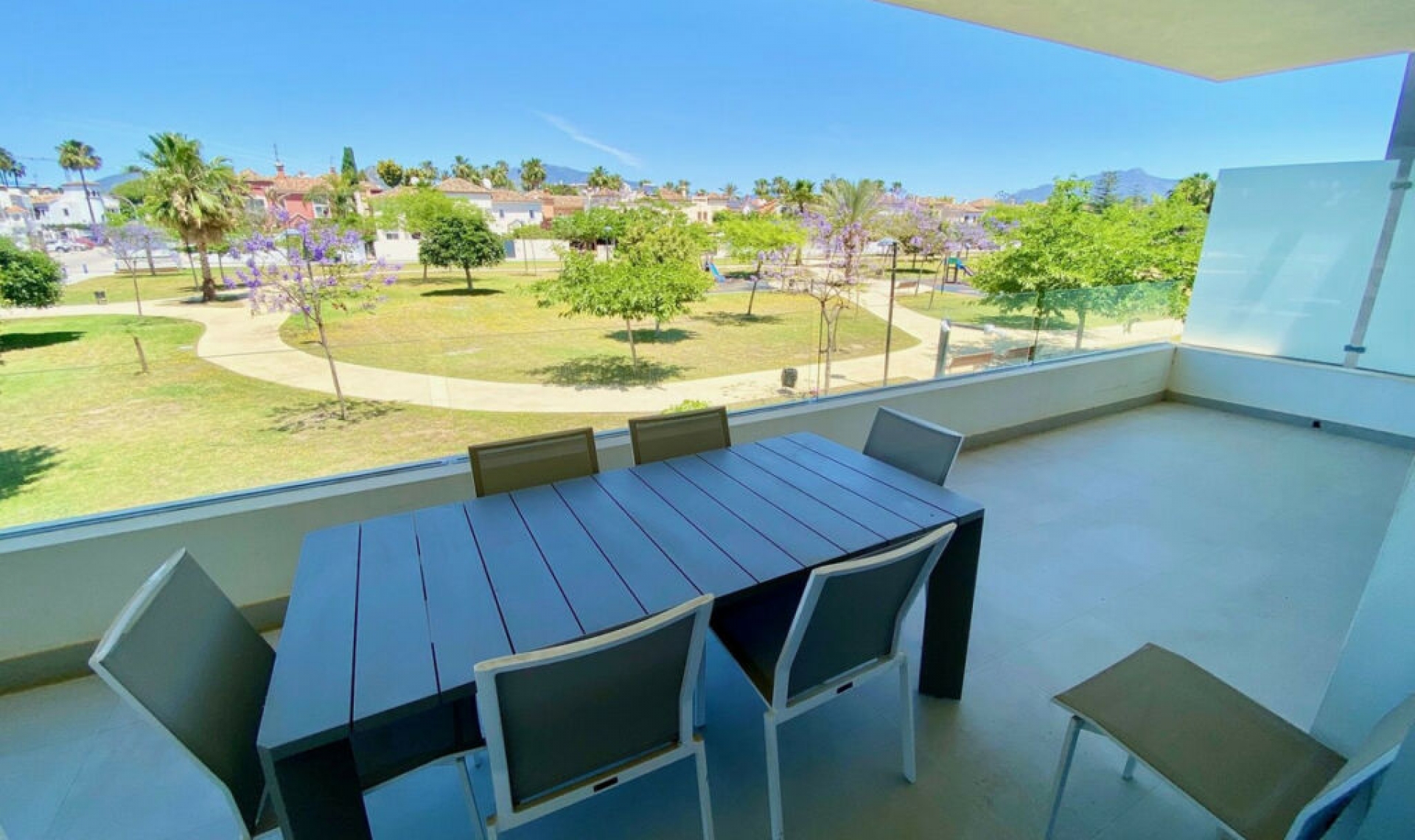 Resale - Apartment -
Estepona