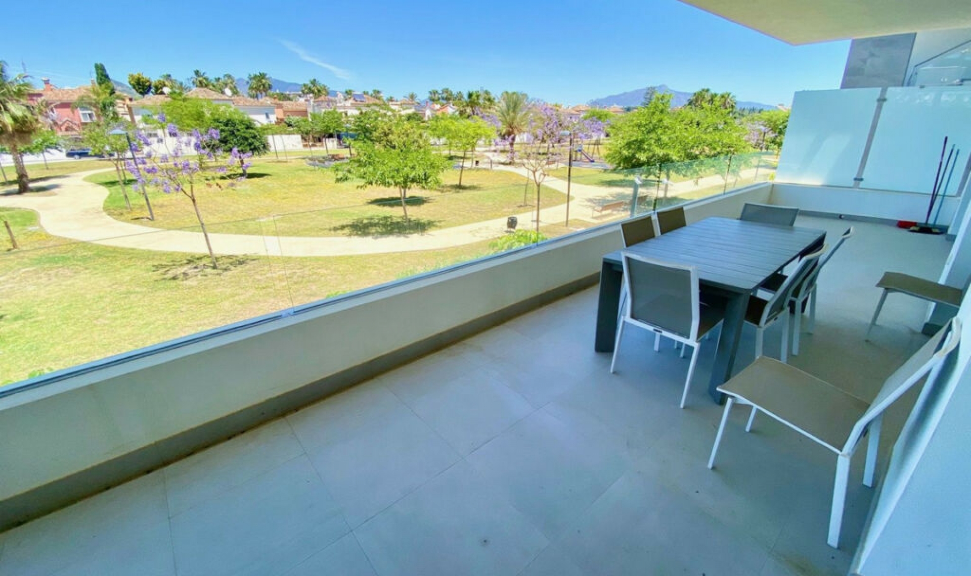 Resale - Apartment -
Estepona